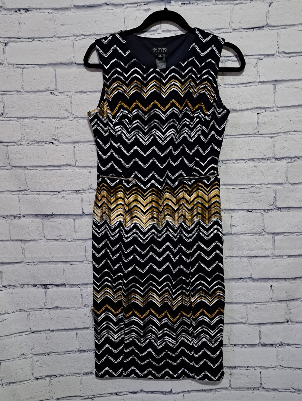 ENFOCUS STUDIO Black, White & Gold Chevron Midi Dress Size 6